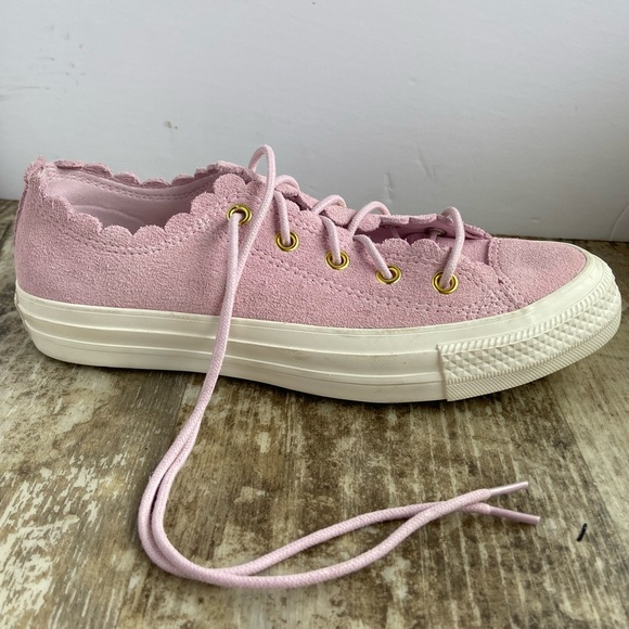 Clean {Converse}! - Picture 5 of 8